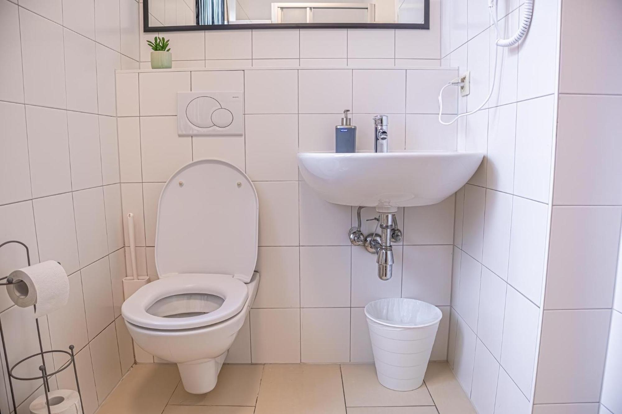 Comfortable 2br Apt.-near Wiener Stadthalle Apartment Wien