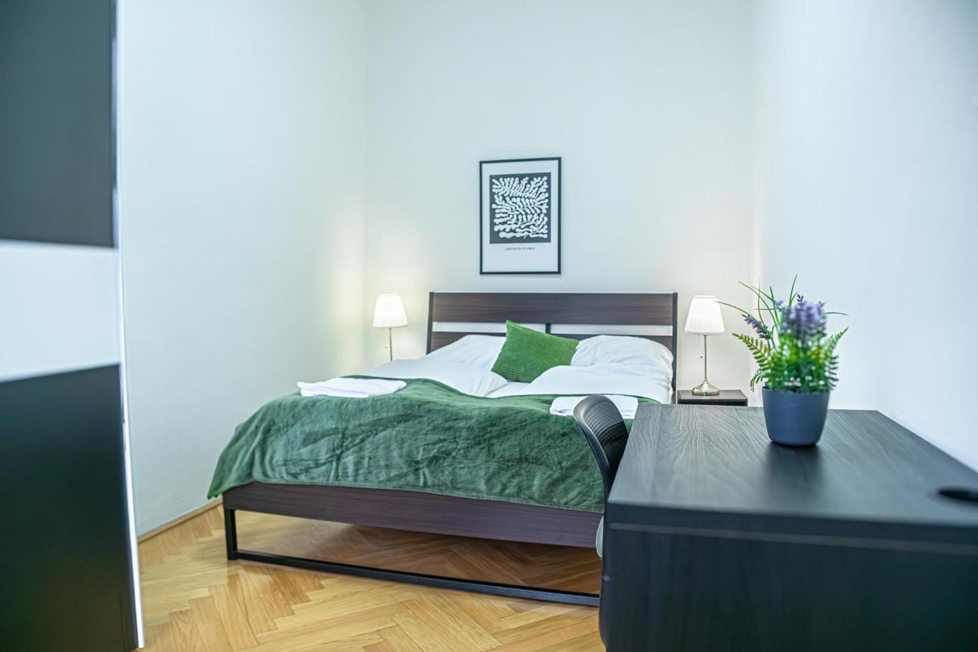 Apartment Comfortable 2br Apt.-near Wiener Stadthalle Wien